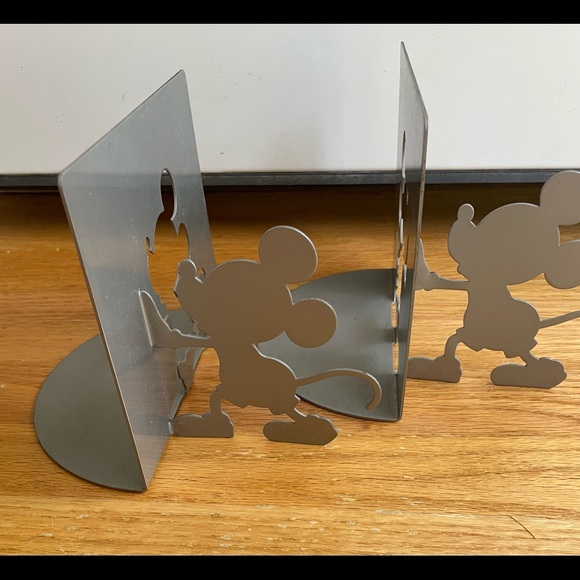 GUC Disney|Michael Graves|Zak Designs Mickey Silohuette Metal Bookends - Picture 2 of 3